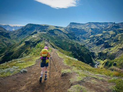 Niky Hauerlandová a Kuba Janíček: S magory na hory aneb 21 dní stopem po Islandu